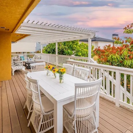Sunlit La Jolla Village Gem With Peak Ocean Views
